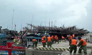 South Central provinces impose sea ban, prepare for typhoon Koto evacuations