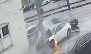 Tesla faces new lawsuit after car doors failed to open post-accident