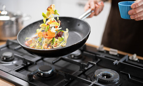 6 people critically ill after meal cooked with acid