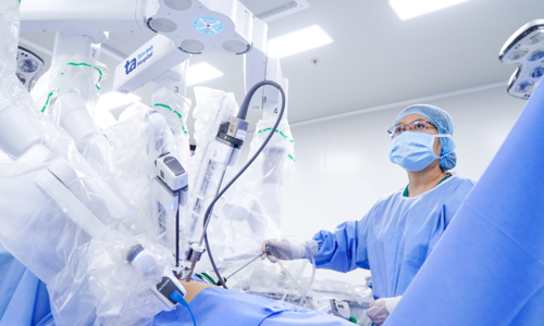 Robotic surgery removes uterine endometriosis tumor