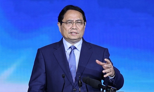 Prime minister: young entrepreneurs must lead social housing initiatives