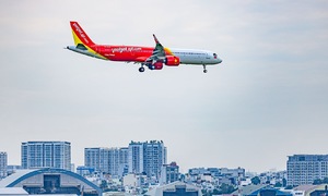 Vietjet passengers receive shopping offers at Lotte Duty Free