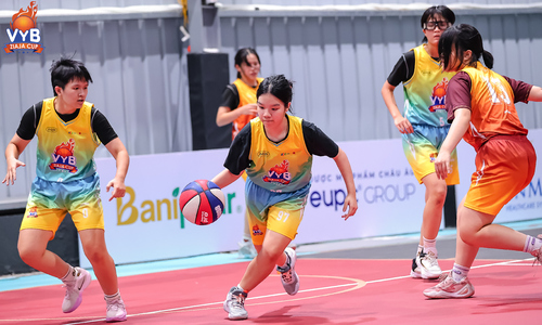 Marie Curie defeats Kim Lien 18-9