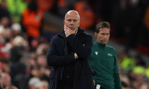 Carragher: 'Slot has only one week to keep Liverpool manager's job'