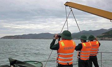 Fishing boat sinks while avoiding storm, two missing