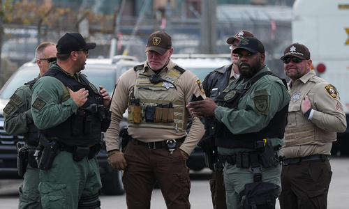 US reviews all green cards issued to immigrants from 19 countries