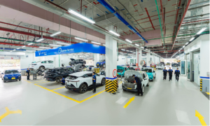 VinFast opens its 350th service center in Vietnam