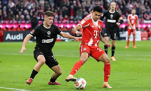 Bayern snatches difficult win in stoppage time