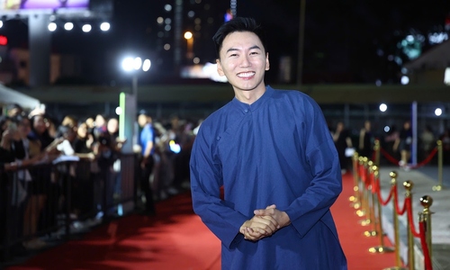 Khoai Lang Thang and a host of artists attend the Vietnam iContent red carpet