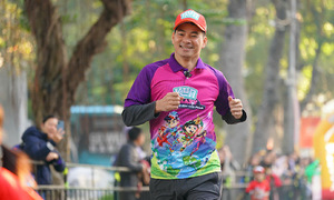 People's Artist Xuan Bac, Ali Thuc Phuong boost 2,000 child runners in Hanoi
