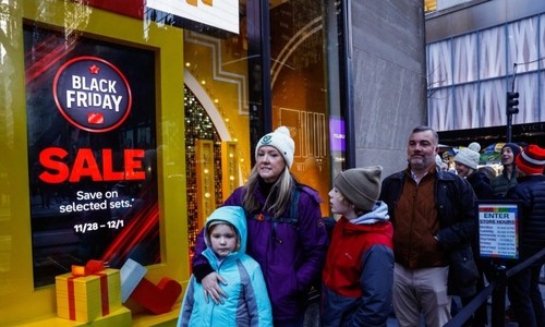 AI helps US online sales set record on Black Friday