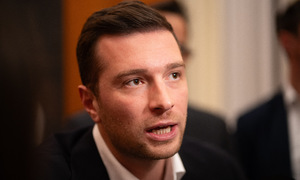 French far-right party leader attacked with eggs, flour