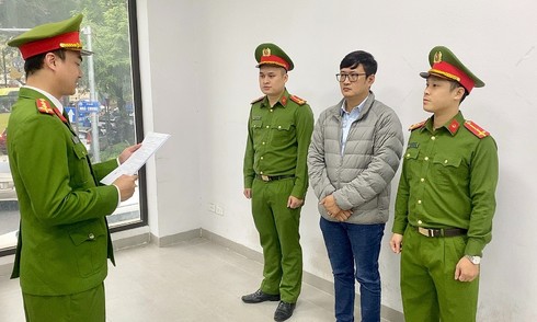 Head of management board charged in apartment parking dispute