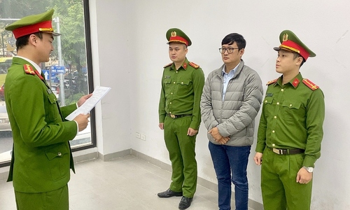 Head of management board charged in apartment parking dispute