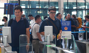 Passengers flying Vietnam Airlines without checked baggage must check in using VNeID or at kiosks