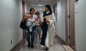 U.S. to suspend asylum consideration for an extended period