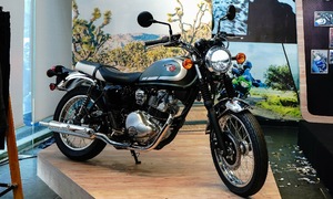 Kawasaki W230 - a retro motorcycle priced at 124,9 million dong