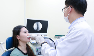 Is inhaling medicated oil beneficial for allergic rhinitis?