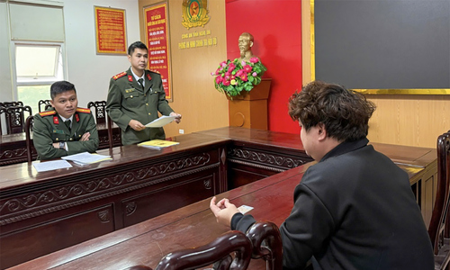 Man redirects 'wrongful' debt calls to police hotline