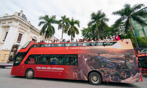 Turkish Airlines unveils Hanoi exploration bus tour