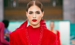 Top five contestants with the best fashion walk at Miss Cosmo