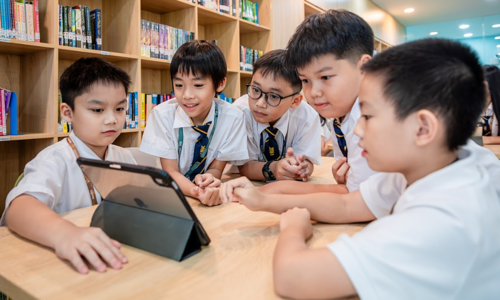 UK consul general awards 10 full scholarships to students