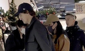 Katy Perry and former Canadian prime minister dating in Japan