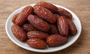 6 reasons women should regularly eat dates