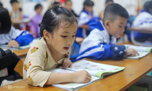 Government: common textbooks to inherit, distill from existing sets