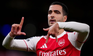 Arsenal secures top spot in Premier League