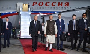 Indian prime minister welcomes president Putin at aircraft steps