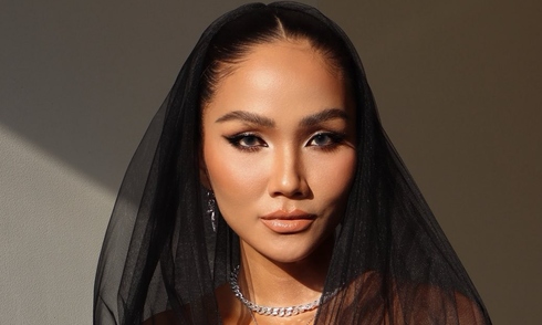 H'Hen Nie returns to the red carpet