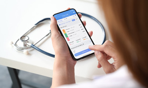 FPT MediCare enables doctors and family to monitor patient blood sugar