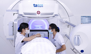 Cancer radiation therapy methods