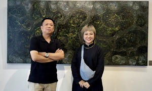 Woman in her late 30s leaves desk job, becomes university valedictorian