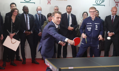 French president plays table tennis in China