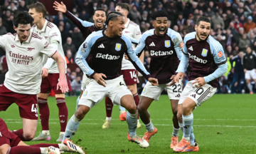 Arsenal suffers defeat in the fifth minute of added time