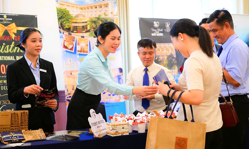 Saigontourist Group connects with 168 Ho Chi Minh City wards and communes to develop tourism