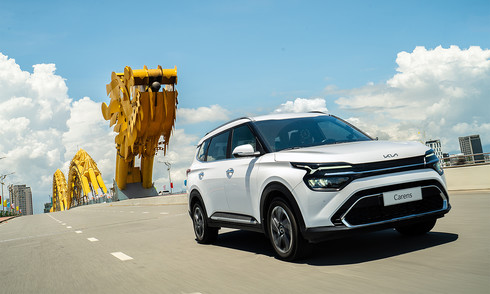 Kia Carens – a 7-seater high-ground clearance vehicle priced under 600 million VND
