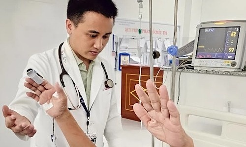 Man rescued from stroke in Con Dao