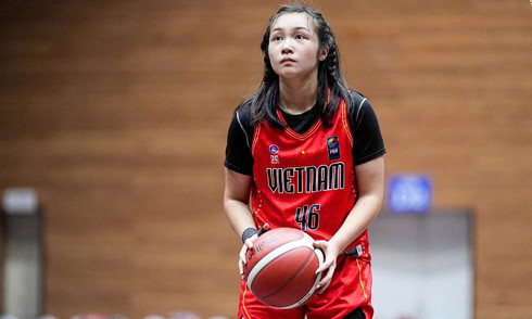 Female student wins 25 gold medals and has a big dream after the VnExpress youth basketball tournament