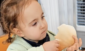 Chinese couple welcomes blonde, blue-eyed baby