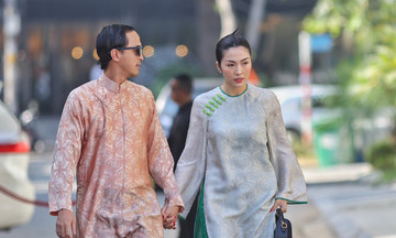 Tang Thanh Ha and husband wear coordinated outfits at Tien Nguyen's wedding