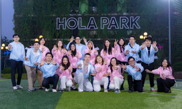 FPT and Vietnam Airlines 'matchmake' young employees to foster workplace happiness