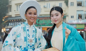 Lo Lem parades in traditional attire with H'Hen Nie