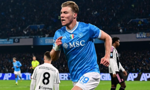 Hojlund's double propels Napoli to top of Serie A