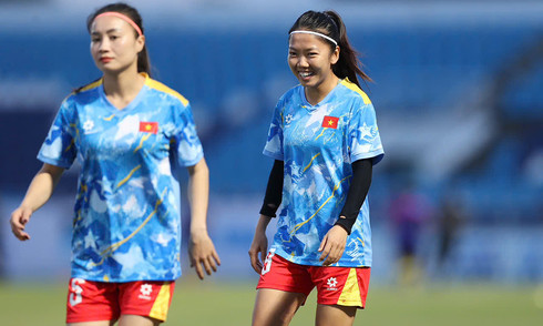 Vietnam - Philippines: Huynh Nhu on the bench again