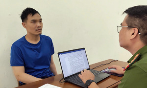 Man pretends to buy ring, snatches gold and flees