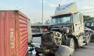 National highway connecting Ho Chi Minh City - Dong Nai jammed for 10 km after accident