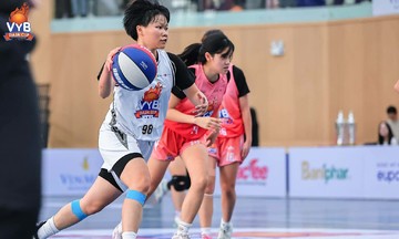 Phan Dinh Phung student named MVP at VnExpress Youth Basketball tournament